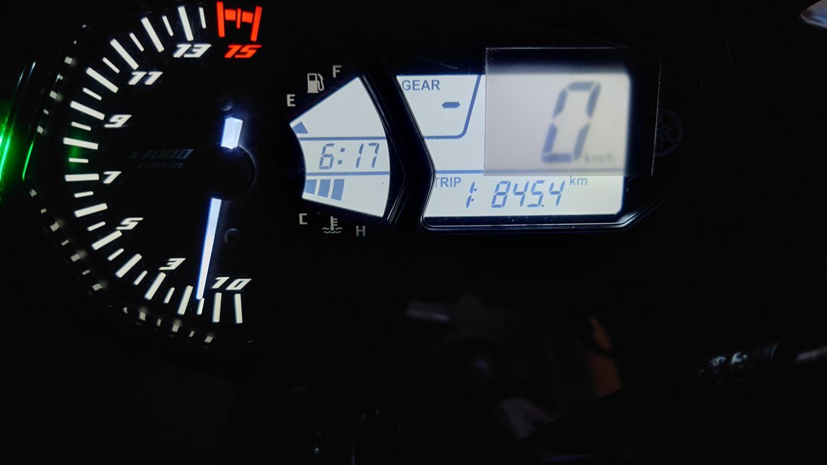 8_dsuke's tweet photo. 無事家つきました〜
地元の峠ゎ5℃でした

ほんと楽しかったー
もうぼちぼちバイクも冬眠か〜

みんなこれからの時期落ち葉など気���つけてください！
#バイク乗りと繋がりたい 
#YAMAHAが美しい https://t.co/VF7CVn0HCk