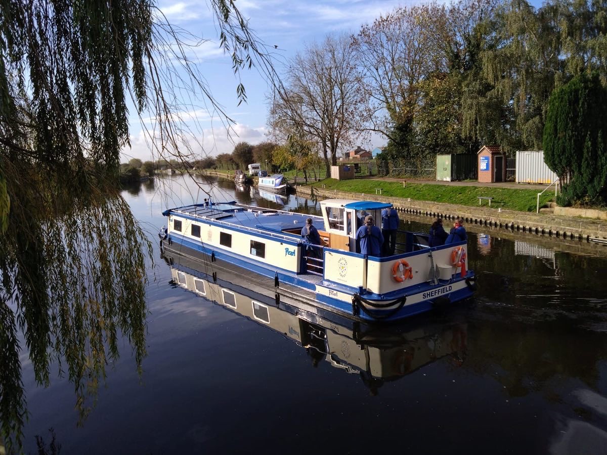 EthelBarge's tweet photo. A few more pics of the canal from yesterday’s Pearl familiarisation trip in the sunshine
#pearlsprogress #lifesbetterbywater https://t.co/GGAdF8WnNg