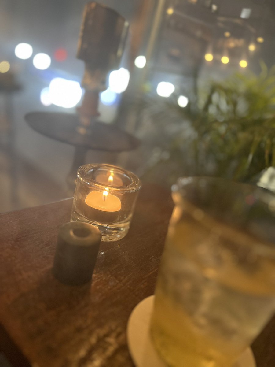Teachhack3's tweet photo. ずっと気になってた“茶”のシーシャ。
空間・味共に素敵です。
＃SWAY ＃渋谷
＃シーシャ #FETC https://t.co/vTHzlzHxb2