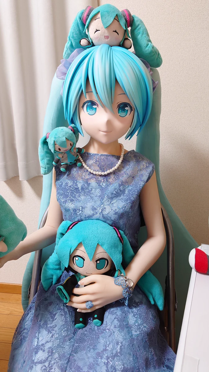 二次元キャラクターとの結婚記念日！ケーキも買って幸せそう！！
