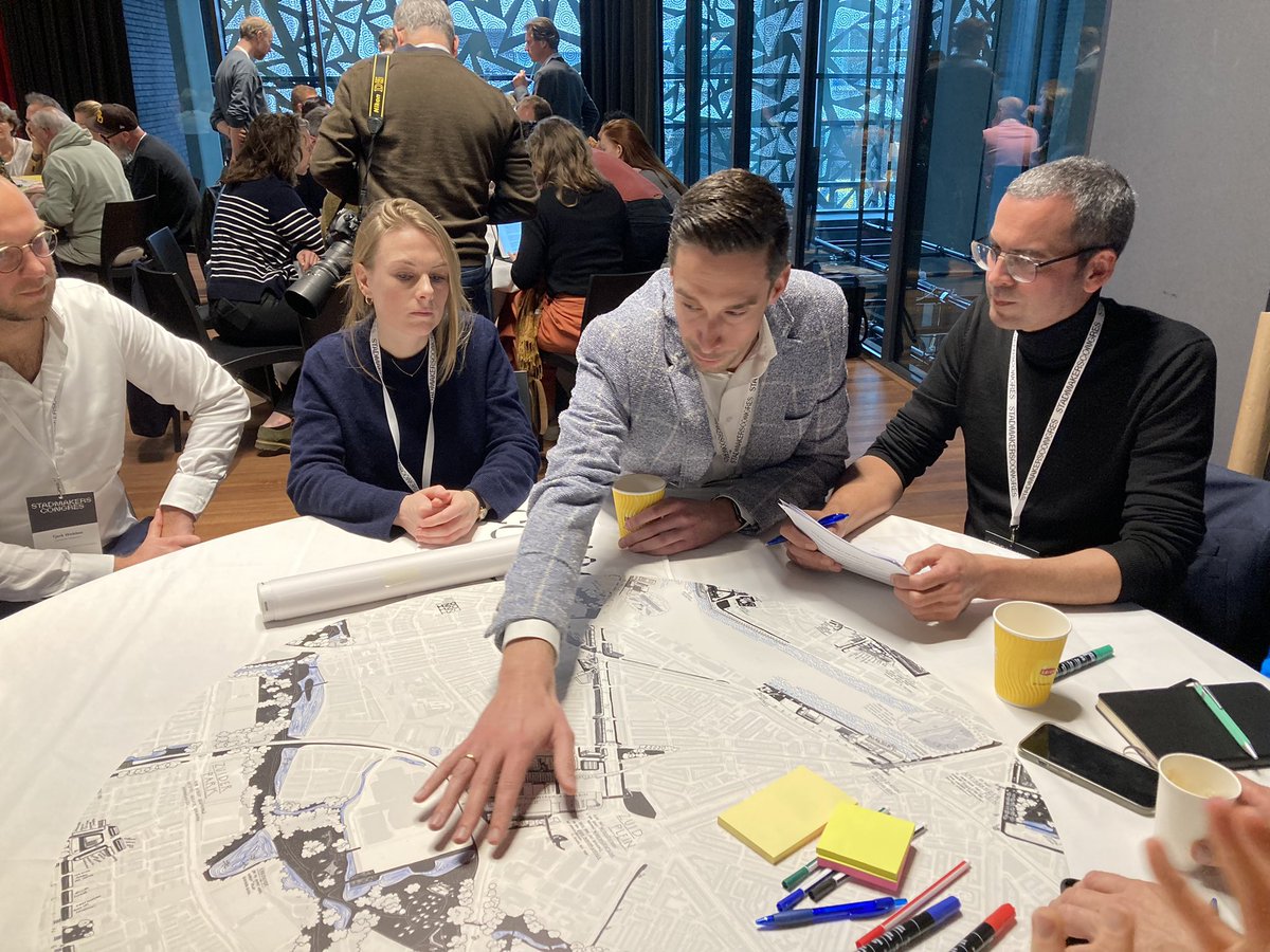 #SMC22 SPRING tafel 3 –Hart van Zuid “Een gebied creëren waarin ouderen kunnen floreren.” Een gezonde stedelijke omgeving is inclusief, veilig en toegankelijk. Met de focus op ouderen een leefomgeving ontwikkelen, waardoor een gezonde levensstijl mogelijk is voor alle generaties