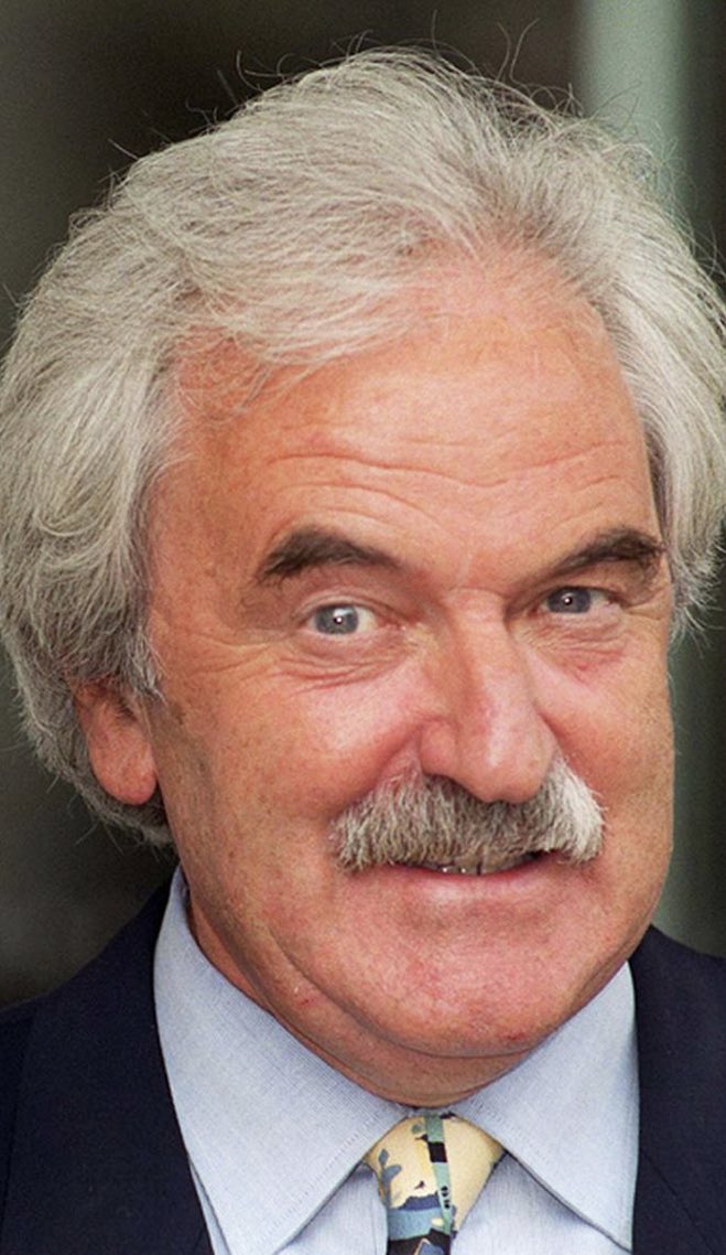 AndySlowik1's tweet photo. @ThatEricAlper Des Lynam…top man. https://t.co/yrRojWF281