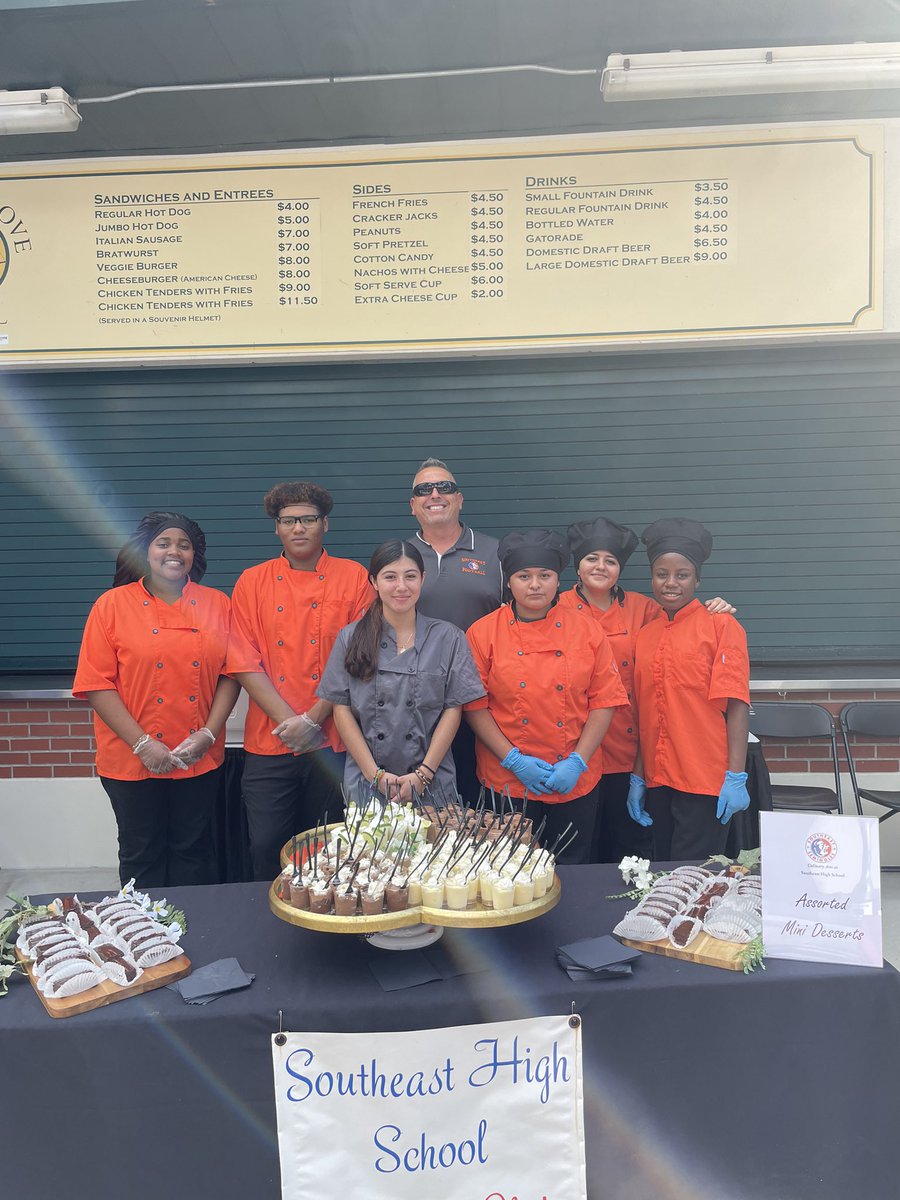 SehSeminoles's tweet photo. Culinary Club students representing at the Manatee County Expo. https://t.co/pdyMbX2sSe