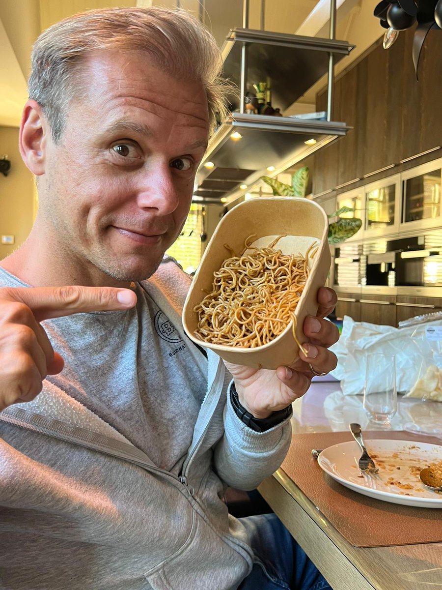 This Is Mie 😂 How's your weekend going?