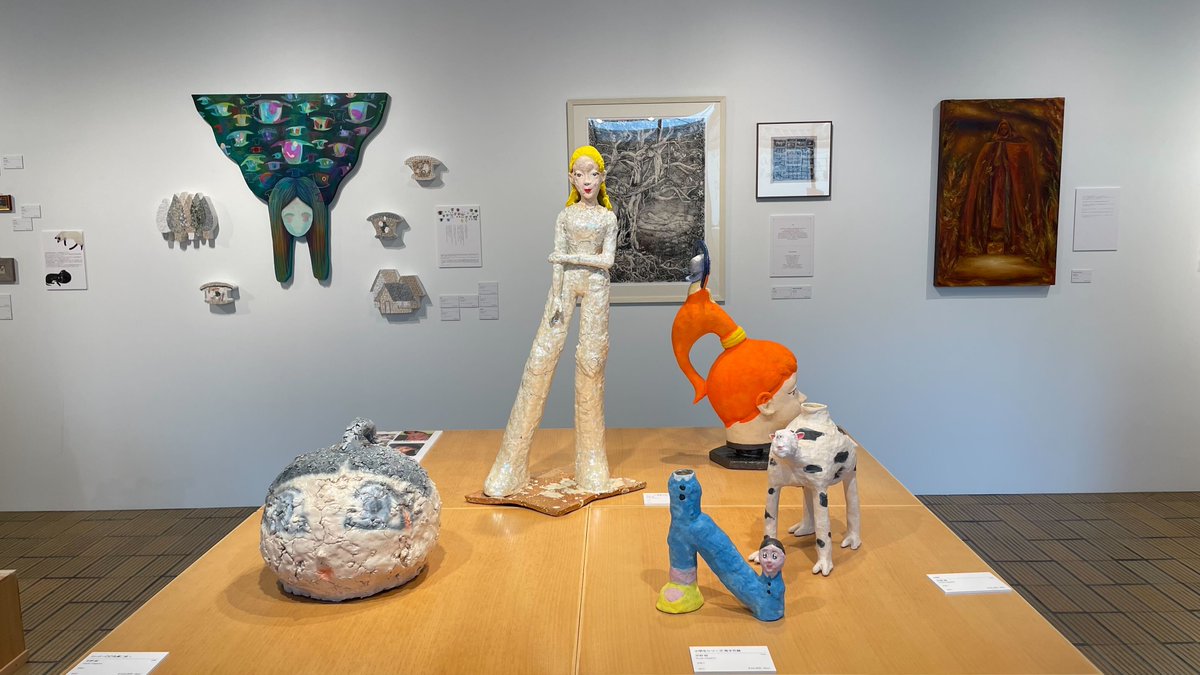 artplaza_geidai's tweet photo. 本日11時、藝大アートプラザオープンしました！
企画展「Met“y”averse～メチャバース、それは��なたの世界～」2日目です。今回、コンセプトシートを各作品の近くに置いています。そちらも合わせてご覧いただき、作品の世界をお楽しみいただけたら嬉しいです！本日も皆様のご来場をお待ちしてお��ます。 https://t.co/zM51grHoiQ
