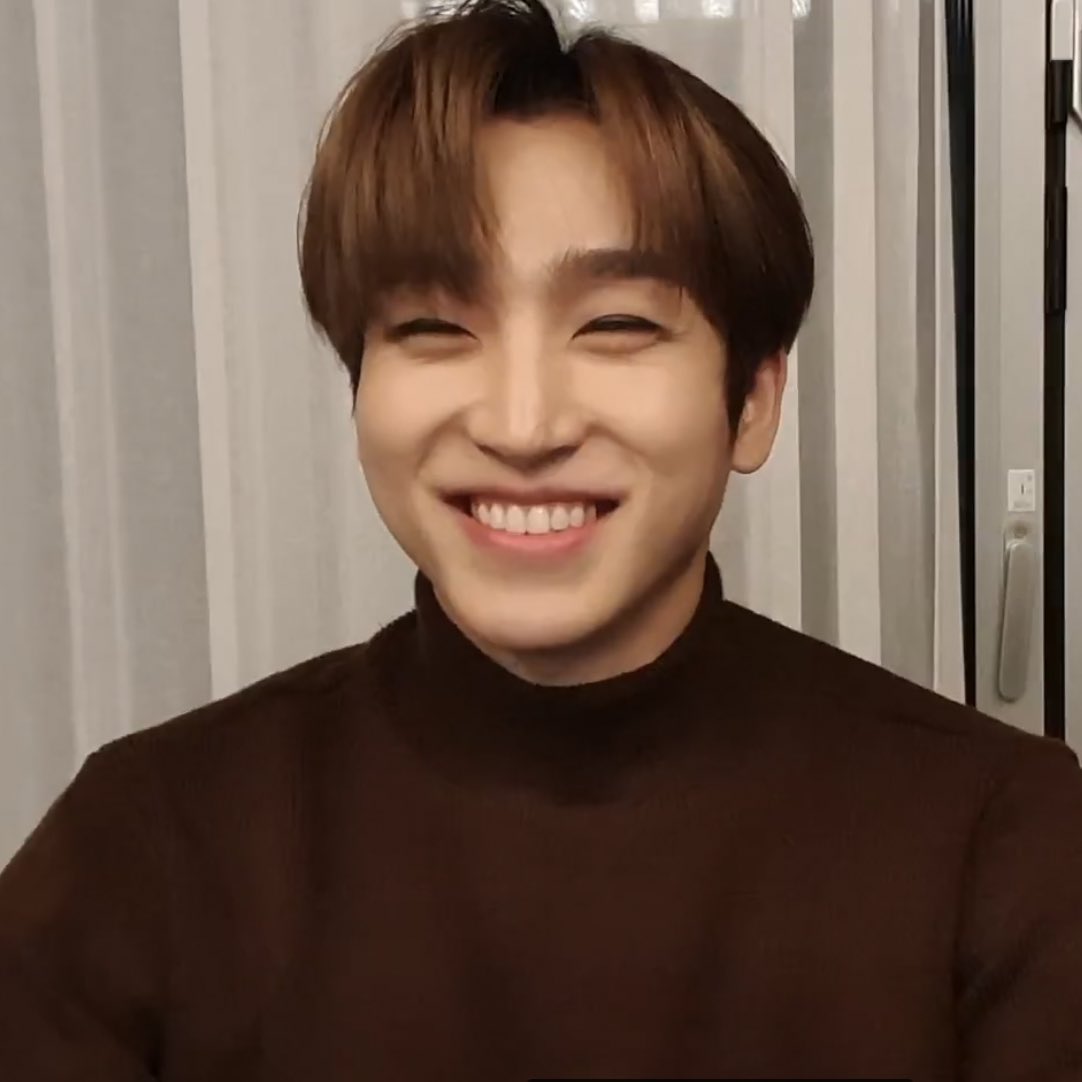 tbz smiling ◡̈ tweet media
