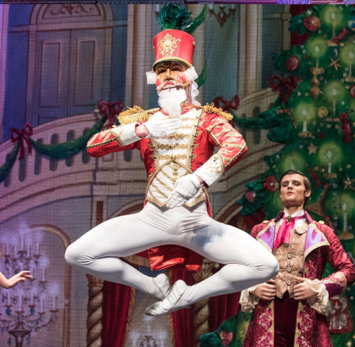 RARES_Board's tweet photo. NUTCRACKER!  Magical Christmas Ballet - save on tickets nationwide.  Best pricing you'll find.  https://t.co/z7ZzfAiPVY   #MBBSAVES    @MBB_Org https://t.co/rvQXhkJL2p