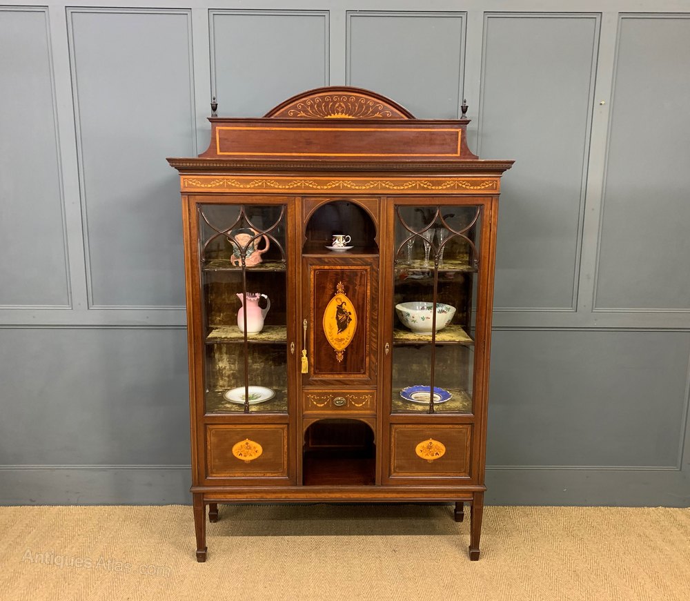 antiques_atlas's tweet photo. Inlaid Mahogany Display Cabinet by Jas Shoolbred
Click the link for more details
https://t.co/88R5v4CsoF
Excellent in mahogany and decorated with inlaid satinwood.
@CamdenAntiques #antiquedealersofantiquesatlas
#antiquedisplaycabinet #antiquecabinet #jasshoolbred #shoolbred https://t.co/jbbtRrkWIo