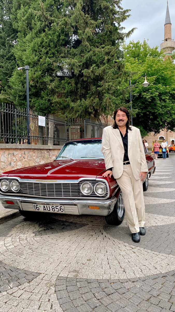 atademirer's tweet photo. Bir kaç güzel haber:
— #bursabülbülüfilm yeni yılda sizlerle olacak ayrıca tarih vereceğim 
—Vizyon zamanı filmin müzikleri de sizlerle olacak (plak bile var)
— yeni bir film yazmaya başladım yakın bir zamanda detayları vereceğim
Şimdilik bu kadar🎬🎼🧿👋🏿 https://t.co/YT3fEtuygh