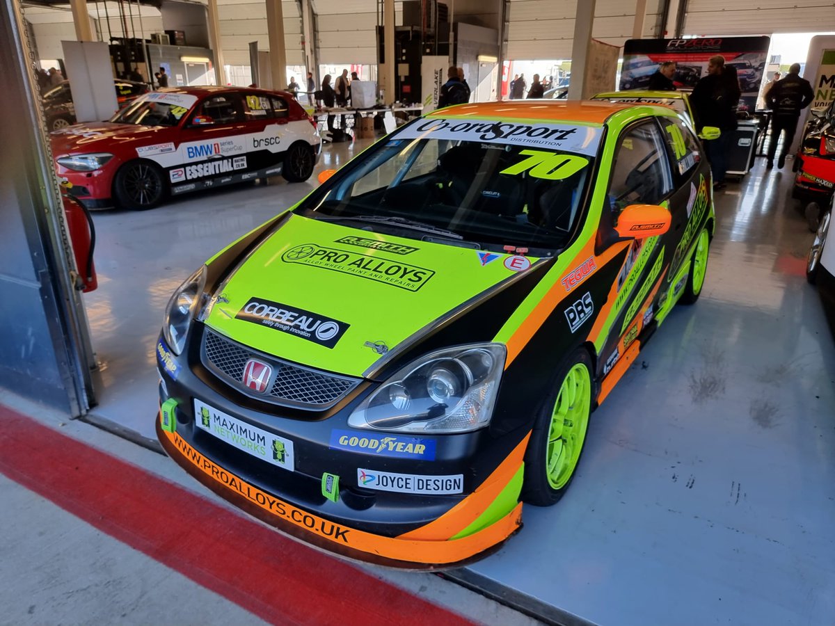 CivicCupUK's tweet photo. ⏱️ 2022 MOTORSPORTDAYS LIVE ⏱️

@MSD_LIVE is underway @SilverstoneUK!

Our Civic Cup cars have been busy this morning, here they are taking a small break in between sessions.

We're in Garage 34 if you want to come &amp; say hi!

#CivicCup #MilltekSport #MSDLive https://t.co/FgDACQ5CWU
