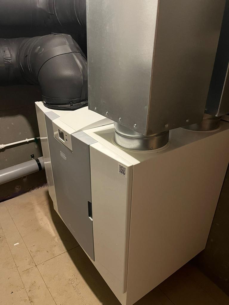 Ron Beattie (@beattiepassive) on Twitter photo We’ve just installed the UK’s first Flair 600 MVHR system at The Willows - our #retrofit project in #Norwich
It's Brink's largest domestic unit. It has smart control and we've linked it to a REHAU #geothermal system. Thanks to <a href="/CvcSystems/">CVC Systems Ltd.</a>! We’ve just installed the UK’s first Flair 600 MVHR system at The Willows - our #retrofit project in #Norwich
It's Brink's largest domestic unit. It has smart control and we've linked it to a REHAU #geothermal system. Thanks to <a href="/CvcSystems/">CVC Systems Ltd.</a>!
