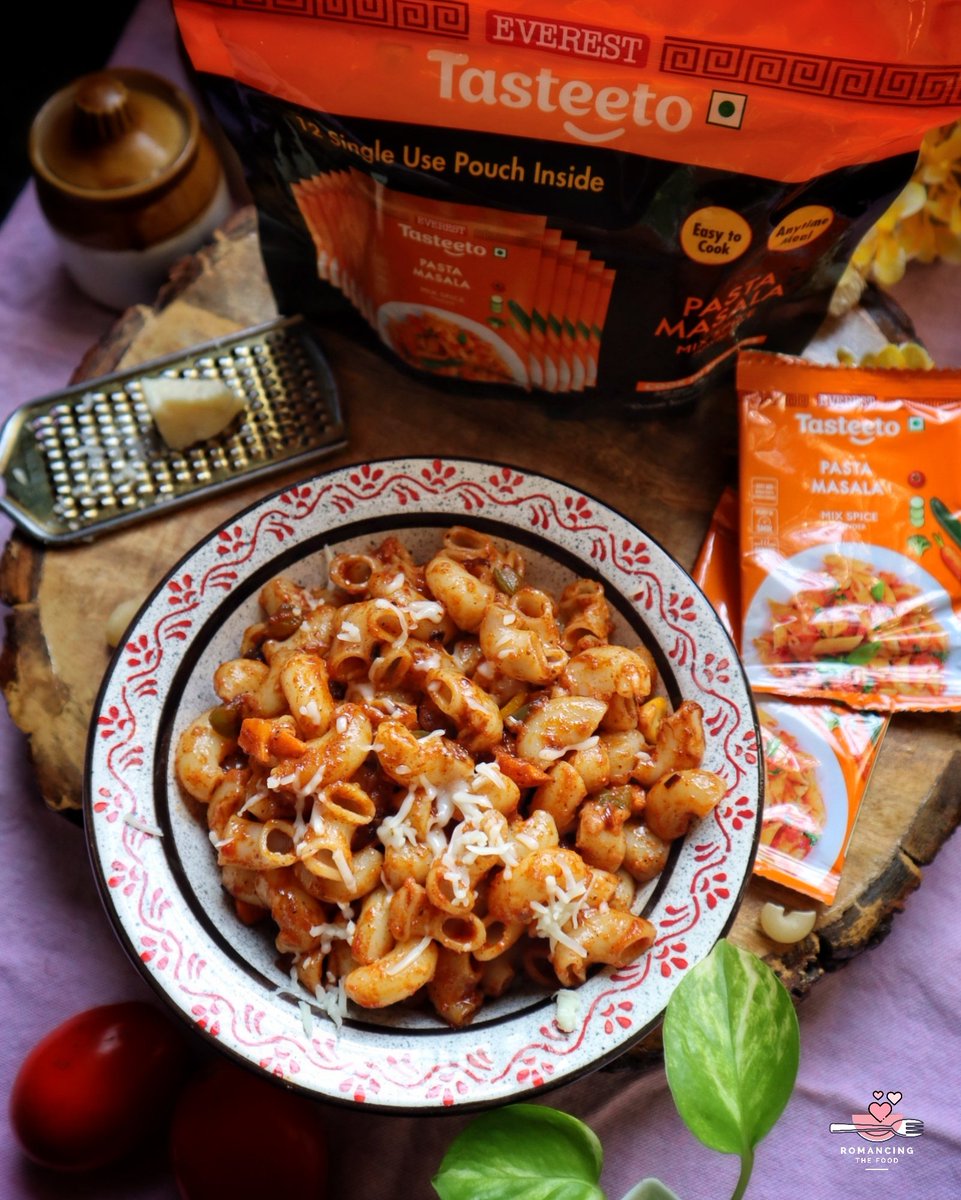 Red Sauce Pasta! 😋😋
#Yum 
Tag a Pasta Lover! 
.
.
#RomancingTheFood #foodie #homemadefood