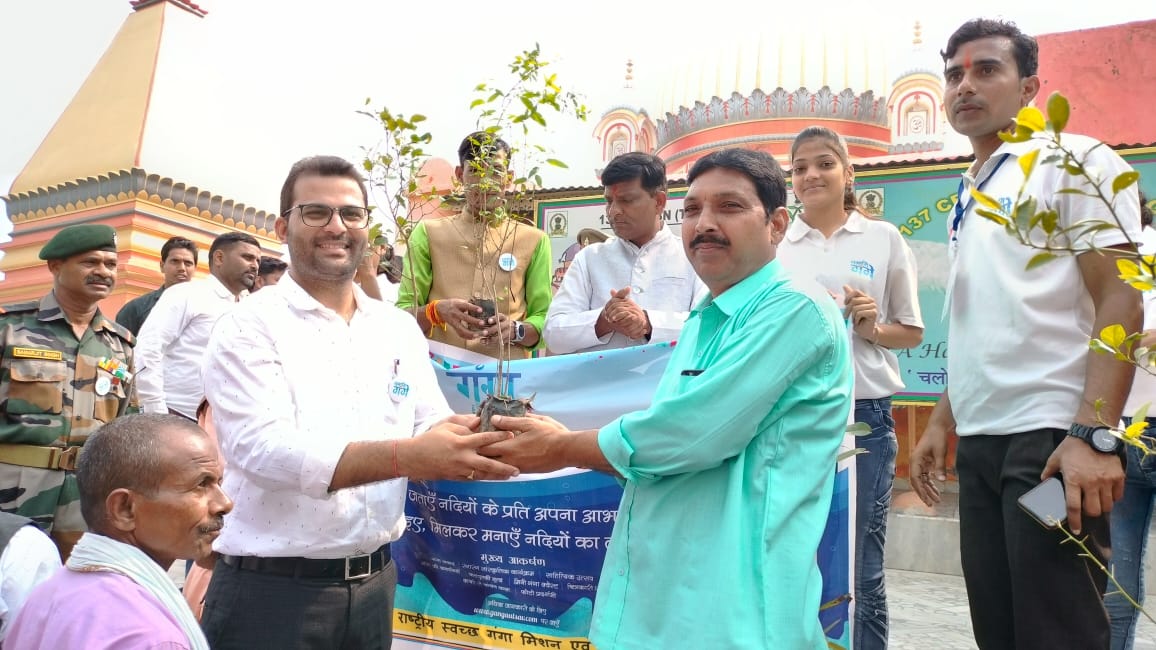 FromSakshi's tweet photo. Nyks namami gange team kanpur nagar# samman https://t.co/A94Nz6lE1r