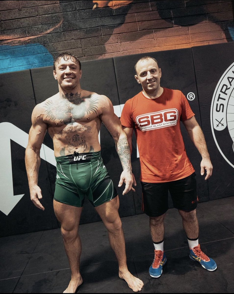 Chisanga_Malata's tweet photo. The size of Conor McGregor 👀

📸 via @sergey_pikulskiy on IG

#UFC https://t.co/DoiRwH8MQk