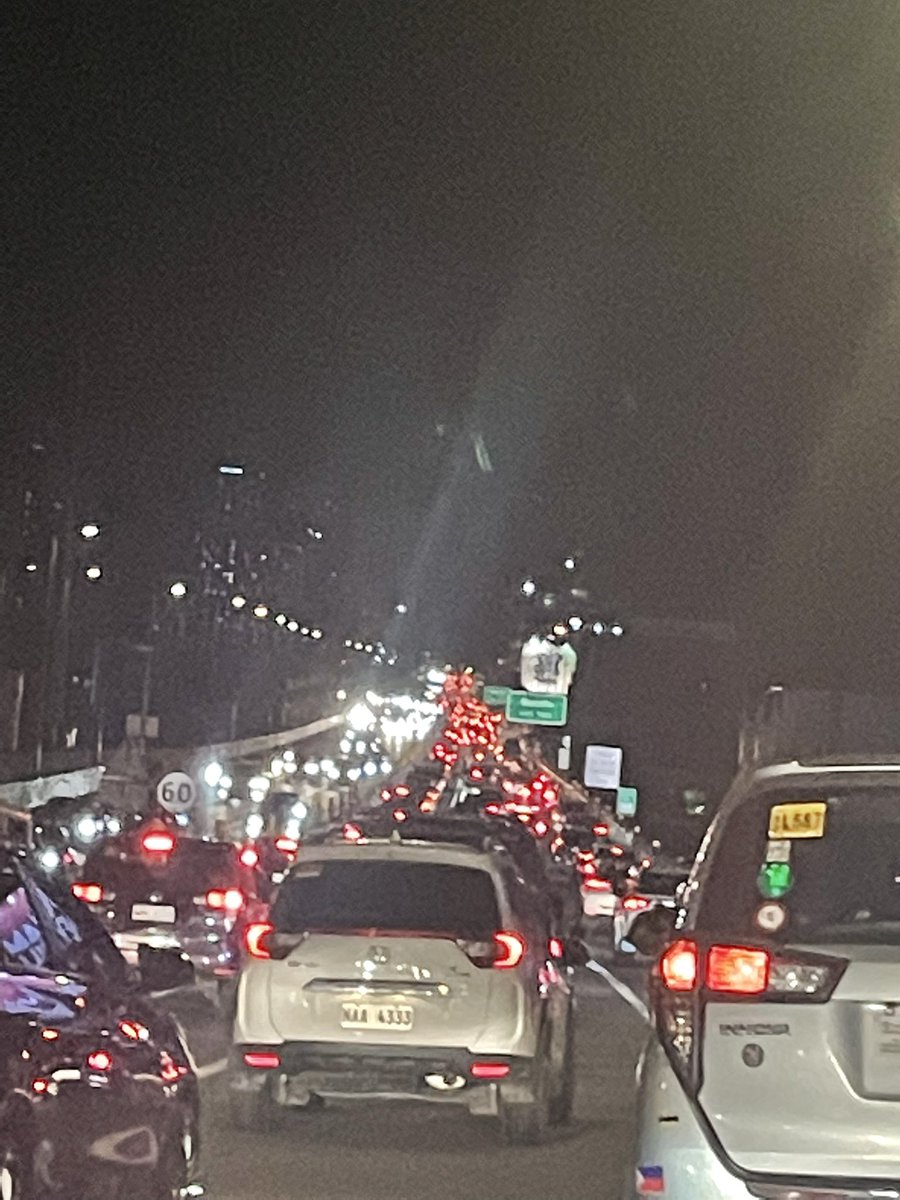 #SkyWay traffic jam. You pay P264 to use it from end to end, only to get stuck in snail paced traffic.