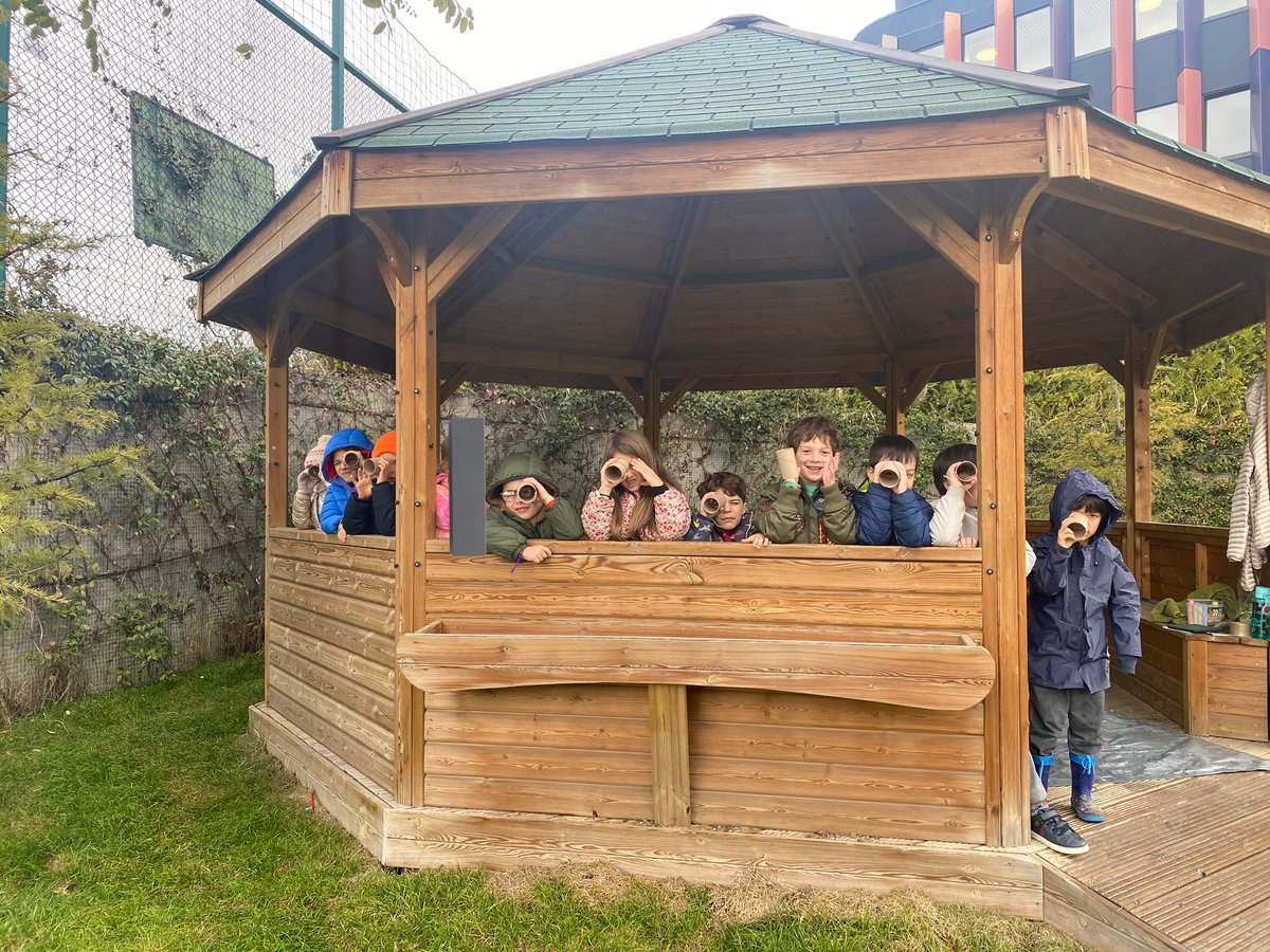 BIST_OL's tweet photo. Todays outdoor learning session was with @BISTYear1J. Firstly we sat in the gazebo and discussed our senses and then we explored what we could hear, see, smell and touch around the outside areas of school #outdoorlearning #natureclass #outsideclassroom https://t.co/YteZEFiBoU