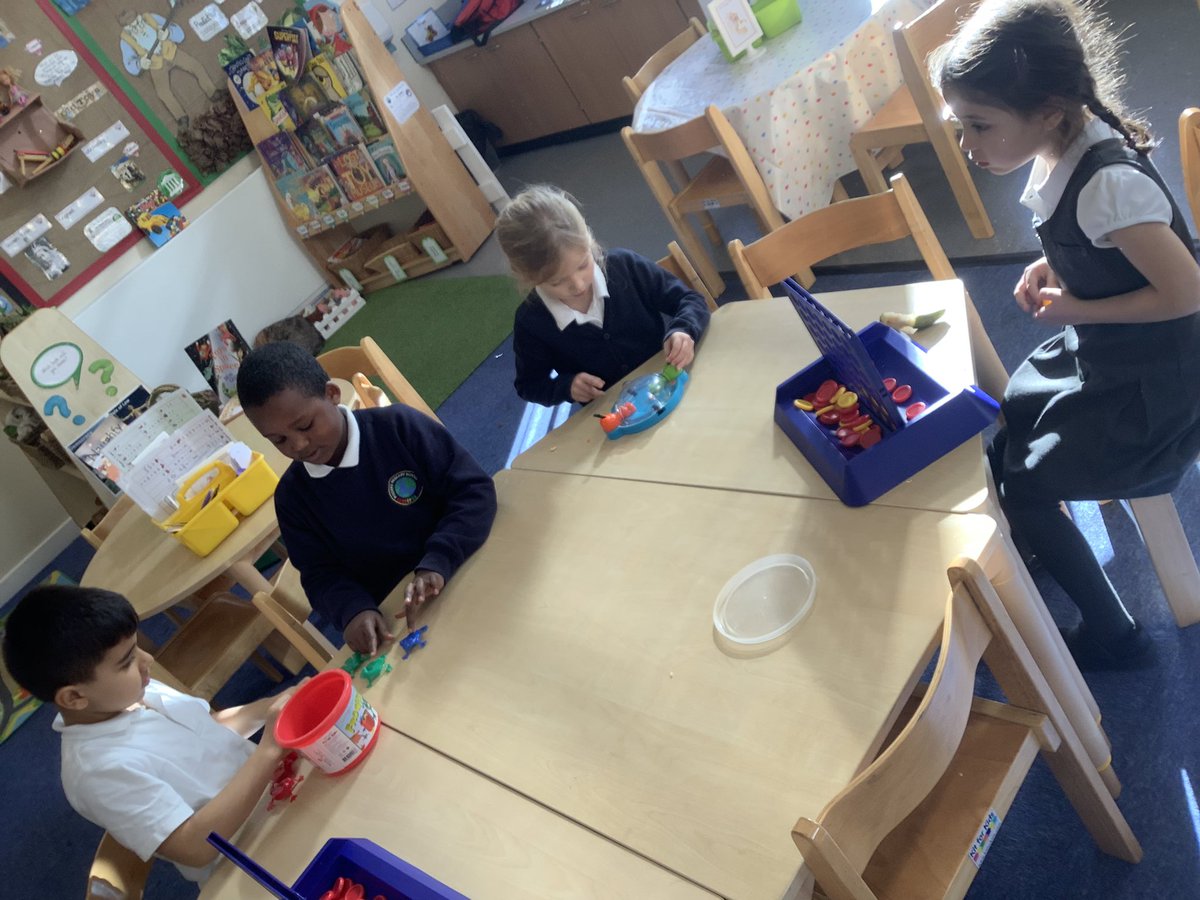 PindersPrimary's tweet photo. Well done to the KS1 children who got golden tickets this week! They enjoyed their reward of playing games! 🎟 #PPBehaviour https://t.co/sU44zBYaCr