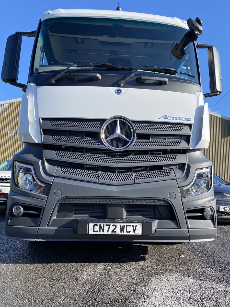 #Fast Forward Friday#EuroCommercials#Trucks You Can Trust - Big thanks to Fast Forward Distribution for the order for new Actros 2545 delivered this morning- Let’s get the livery on 👍🤓