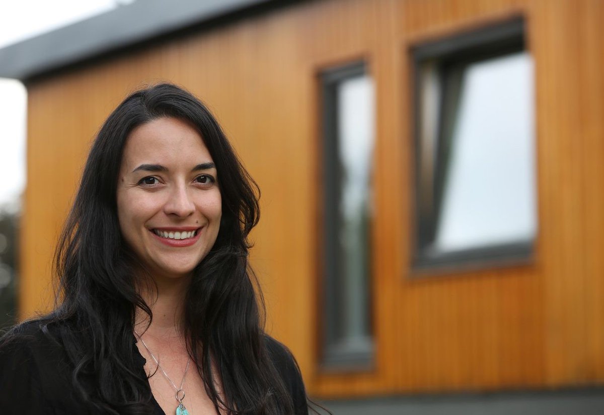 A new study, led by @UoNEngineering's <a href="/luceliataranto/">Lucelia Rodrigues</a> &amp; which received £350,000 in funding from <a href="/GOVUK/">GOV.UK</a>, has found that houses in #Nottingham will need significant investment to achieve the city’s target of being carbon neutral by 2028

➡️bit.ly/3DDZ1Q2

#WeAreUoNResearch