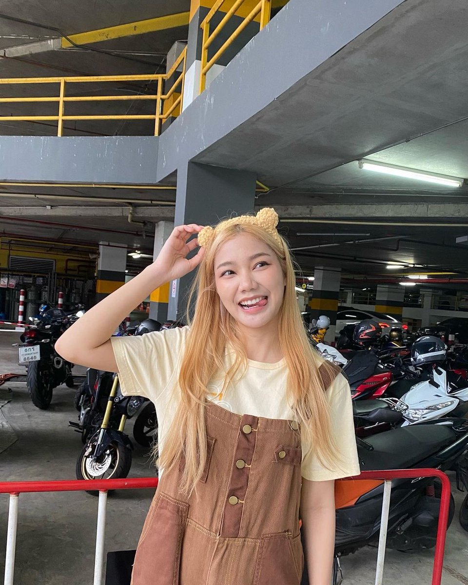 NamsaiHPH's tweet photo. [ Instagram : Namsai BNK48 ]

แง้นๆเลยครับ🏍🤧
#NamsaiBNK48 #BNK48

ติดตามน้ำใสได้ที่ 
FB >> https://t.co/9bx2F7Yg1V
IG >> https://t.co/p56zUtHQ7N https://t.co/mekHRezAnE