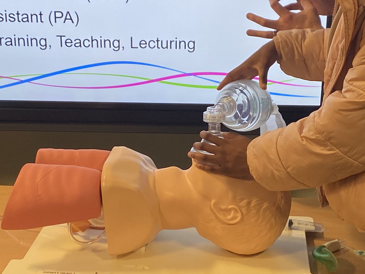 ODP is it for me? @RWT_NHS ODP team showcasing Airway management for the students. A short insight into the role can be found on their Day in the Life of video; m.youtube.com/watch?v=ta4pBW…