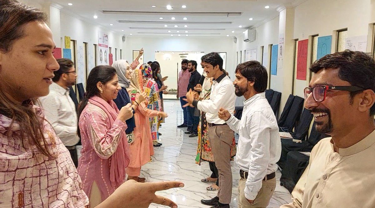 ydfpk1's tweet photo. CERITA YOUTH STORY TELLER TRAINING WORKSHOP DAY-1
Multiple energizers are the part of training to boost the participants energy level with relevant activities before diving back into the session.
#meta #ceritacaravan #ydfpk #peacebuilding https://t.co/NNUcg6npb3