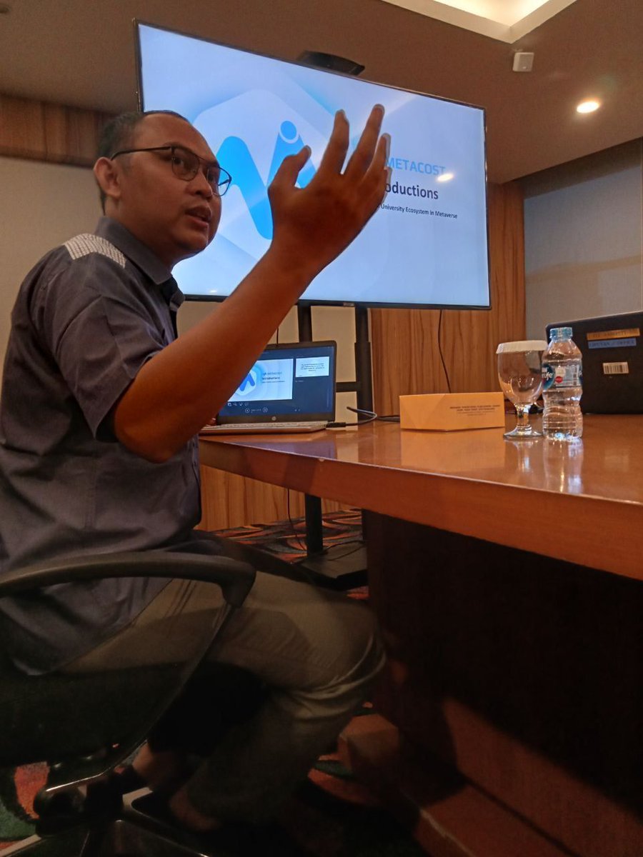 metacost_id's tweet photo. Memperkenalkan Metacost kepada partner-partner yang memiliki potensi untuk dapat ikut berpartisipasi dan mendukung pengembangan metacost menjadi salah satu agenda wajib dari Tim. 

#Metaverse #metacost https://t.co/RiH2DXXD72
