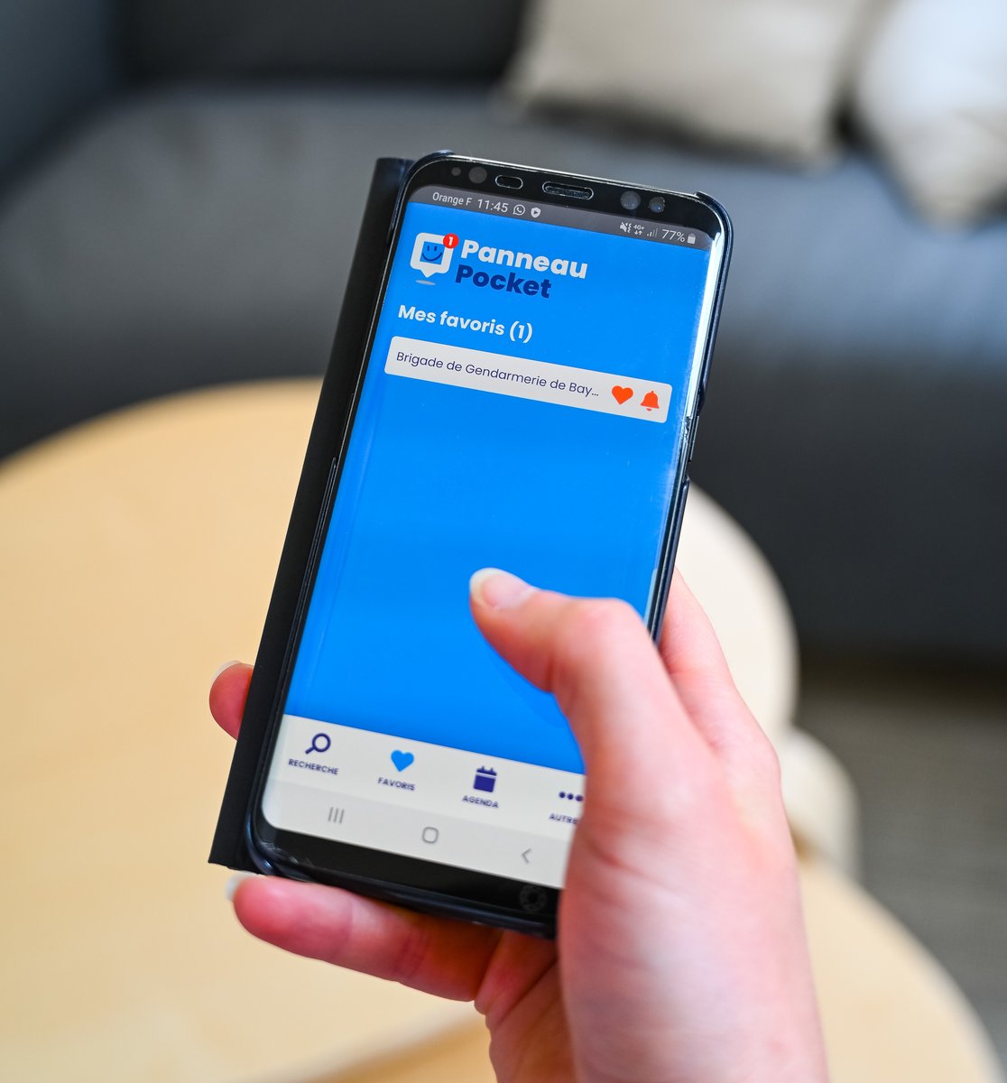 BayeuxOfficiel's tweet photo. #LeSaviezVous 📲 La brigade de #Gendarmerie de #Bayeux est sur @PanneauPocket, système d’alerte en temps réel ➡ Simple d’utilisation, gratuite, l’application permet d’informer les abonnés de phénomènes nationaux ou locaux.
👉 Téléchargez-la !
ℹ https://t.co/aG9E6h9fYp https://t.co/6hHZ1QZC6K