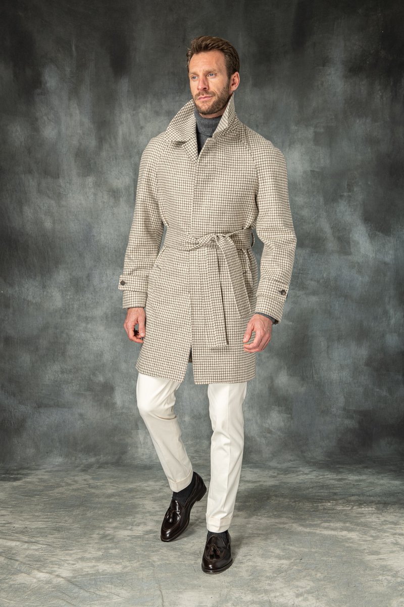 ParmaPini's tweet photo. A failsafe winter investment, our new houndstooth raglan coat is made from soft wool for ultimate insulation and has a comfortable fit that's sized for layering.

https://t.co/q15lVaLLDr

#piniparma #newcollection #wintercollection #raglancoat #raglan #menscoats #houndstooth https://t.co/ZXJaM6Af49