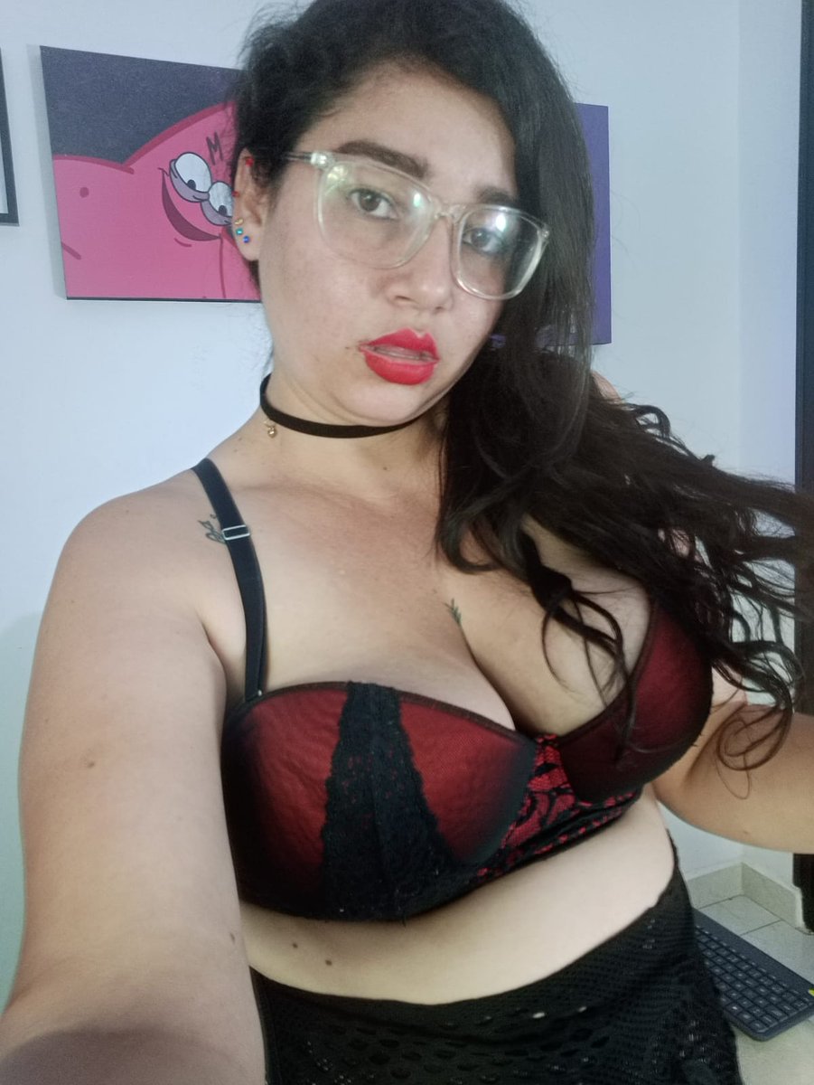 IvannaFerrero's tweet photo. #pantyhosedomination #playanudista #playgirl #CAM4 #chaturbatemodel #onlyfans #manyvids #sexy https://t.co/eQ1FquJqTF