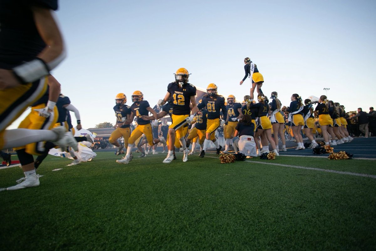 TrojanPit's tweet photo. ๐๐GAME DAYY๐๐ vs CARLSON -away- THEME:JERSEY๐ BETTER SEE EVERYONE THERE!!! LETS GOO TROJANS!!! #ttwon #ttownontop https://t.co/g2Wg87gUXz