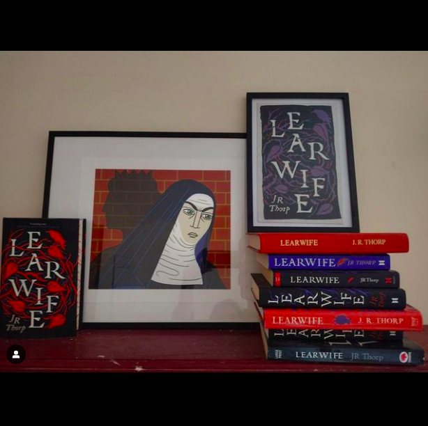 It's #Learwife's Book Birthday! Intense gratitude to <a href="/JanklowUK/">Janklow & Nesbit UK</a>, <a href="/canongatebooks/">Canongate (has left)</a>, <a href="/Pegasus_Books/">Pegasus Books</a> and the collection of geniuses and delights who put the Furious Queen out into the world with frankly staggering results. May you all create at least a LITTLE queenly chaos today.