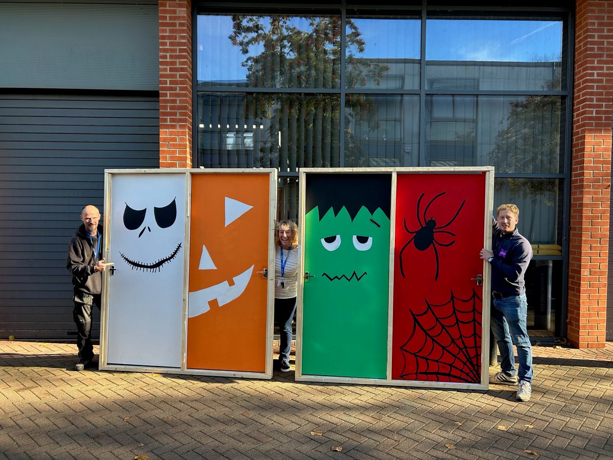 ambitionsltd's tweet photo. When we saw the Children's Bereavement Centre's shout-out for help setting up their family Halloween festival, Scarefest, we jumped at the chance to help as part of our #30forThirty challenge!
#ScarefestNewark https://t.co/ZwI8bcQpo9