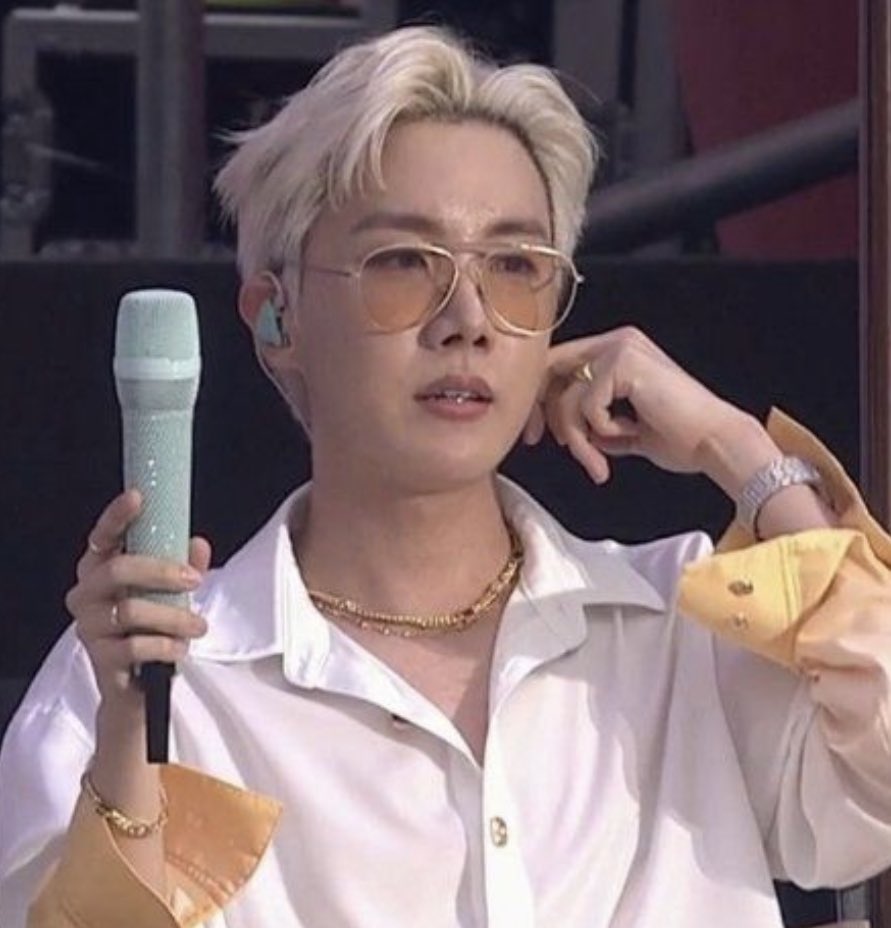 vminkookfairies's tweet photo. hoseok’s iconic verses — a thread: https://t.co/1JZRyHQH7V