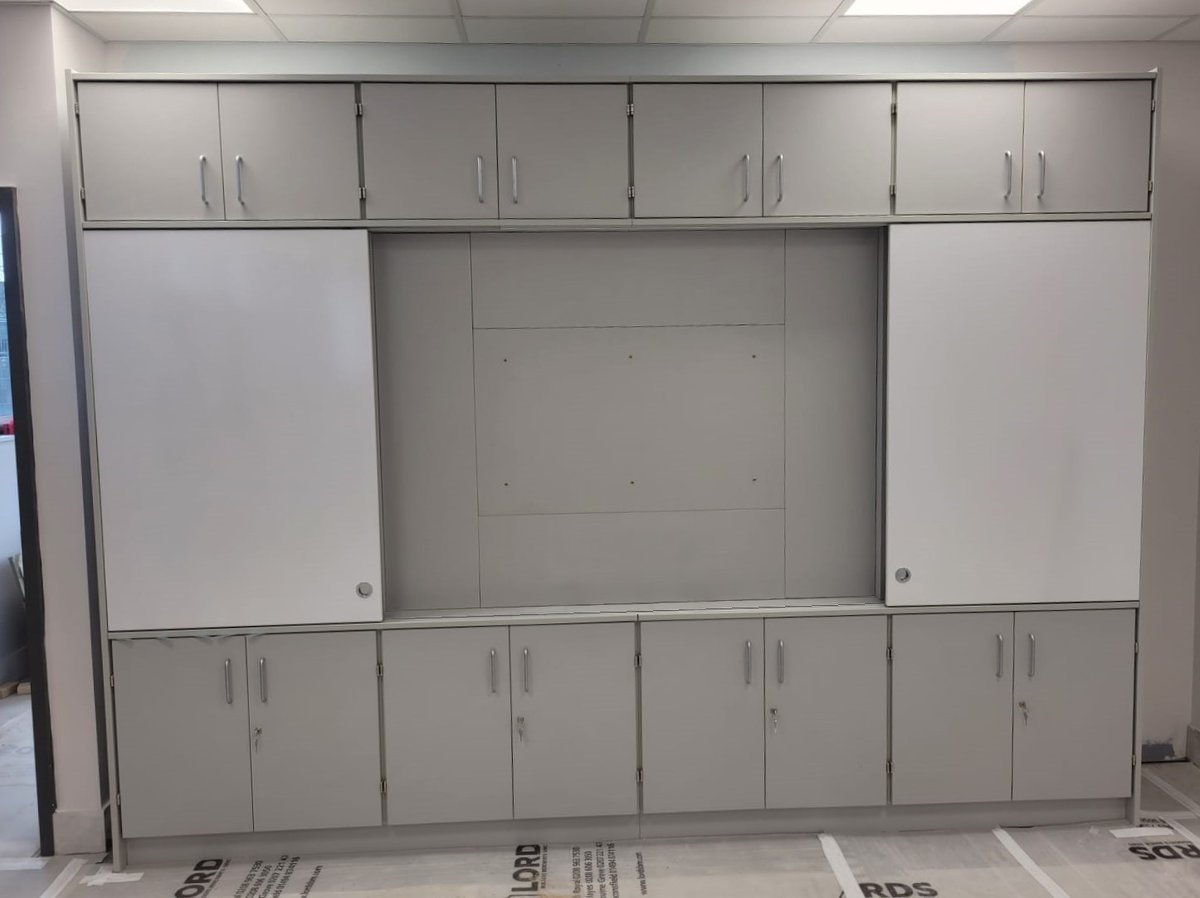 design_azds's tweet image. Teaching walls are a great way of combining an interactive screen, storage &amp;amp; whiteboards all in one place!
#schoolinteriors #schooldesign #schoolfurniture #foodtechnology #designsolutions #sciencelabrefurbishment #schoolrefurbishment #ictrefurbishment #teachingwall