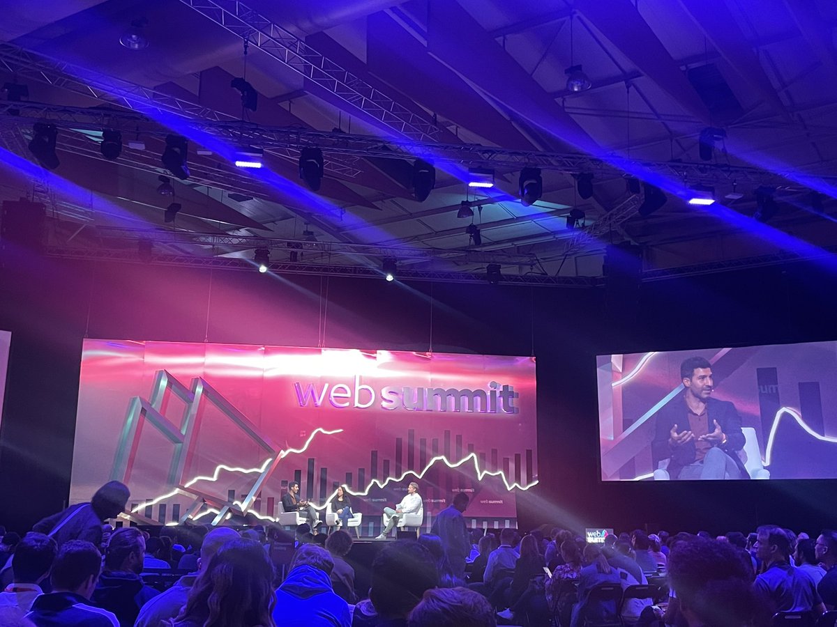Web 3 GTM begins with the community behind a unified purpose / interest - this is the distinguishing factor vs Web 2 traditional marketing funnel #WebSummit2022 #discussion