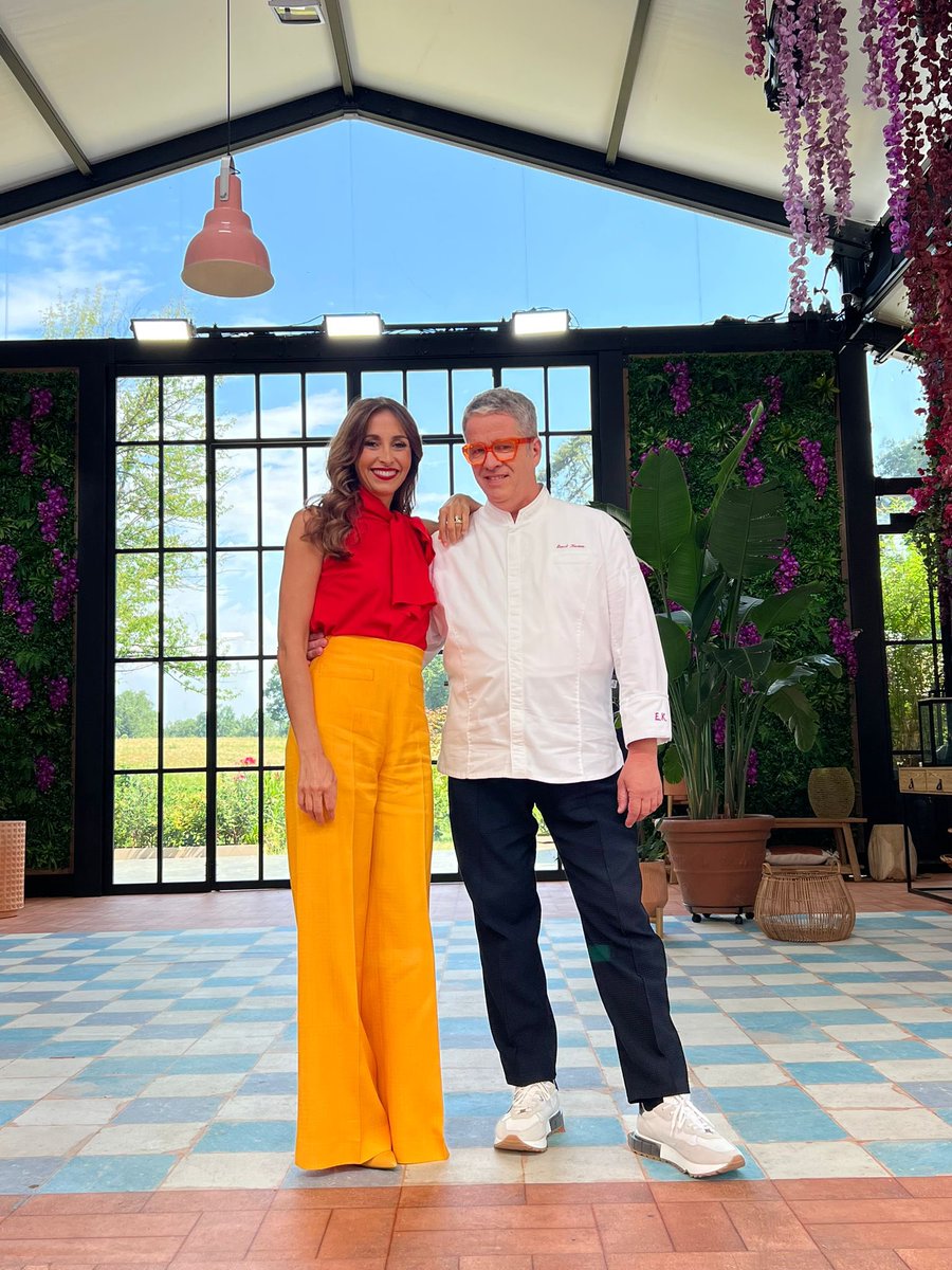 ErnstKnam's tweet photo. Una decima imperdibile puntata di #bakeoffitalia via aspetta questa sera alle 21.20 su @realtimetvit📺

📌Il tema di oggi? L’Amore! Secondo voi cosa dovranno realizzare i nostri concorrenti? https://t.co/r2QqtmjnQC
