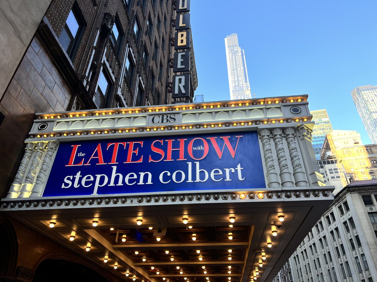 GardenTartHillary tweet media