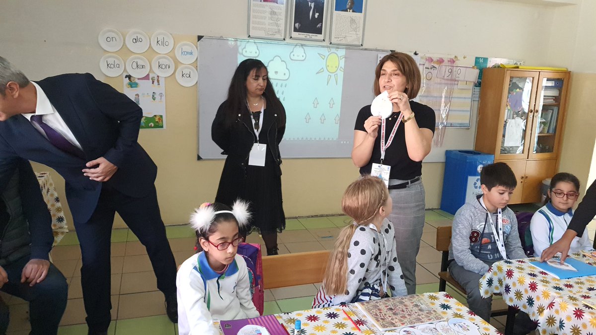 ErasmusWater's tweet photo. erasmuswaterfriendly projemizin 3.gününde konuk öğrenci ve öğretmenler suyun döngüsü,su farkındalığı sanat çalışmaları için sınıf gözlemleri yaptılar.
@abbaskanligi
@ulusalajans
@EskisehirMem
@odunpazarimem
@1Havaikmal
@erasmuswaterfr1 
@SerbiaWater
@erasmusclimatechange https://t.co/2Peu8j29kB
