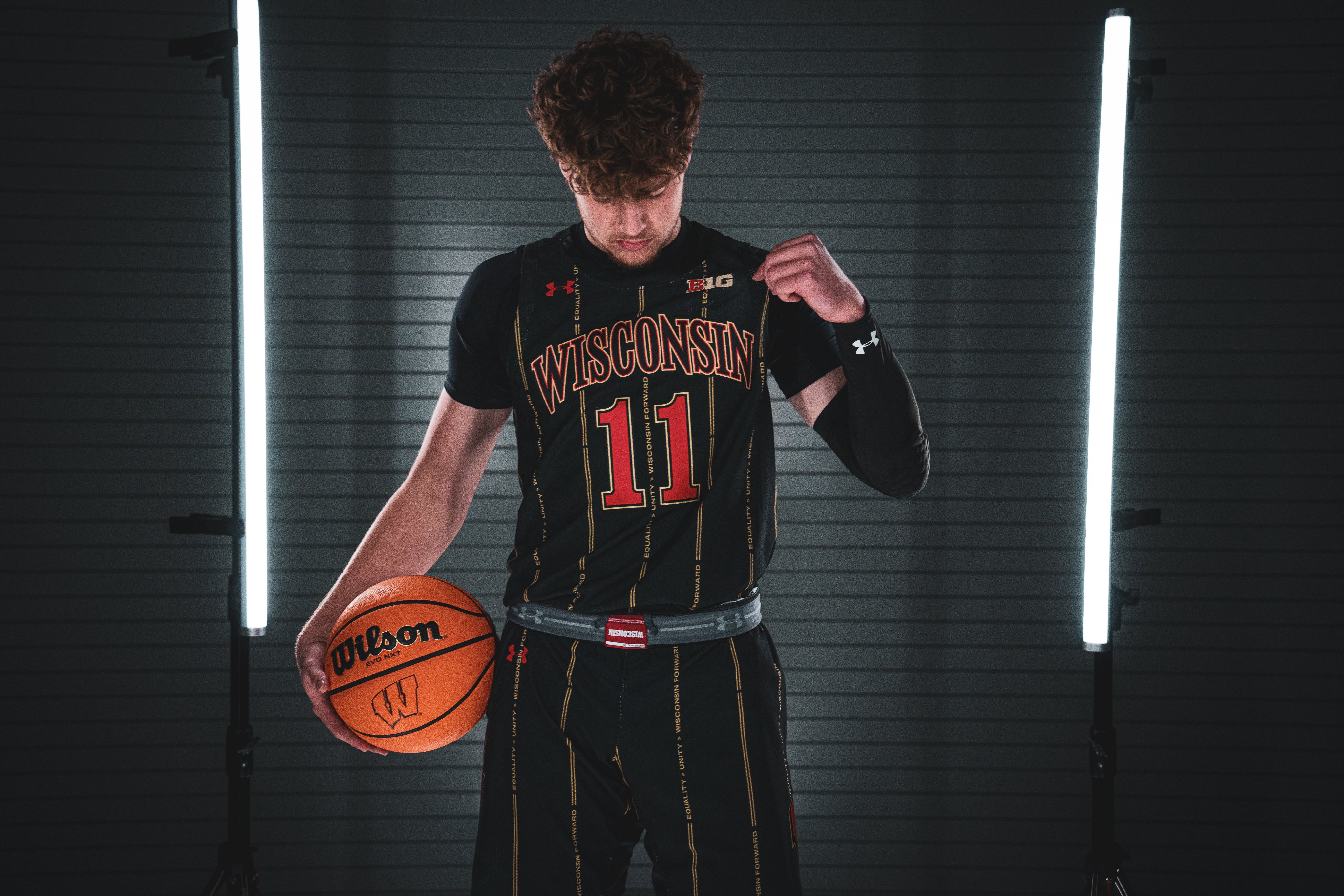 Wisconsin basketball unveils new alternate uniforms for 2022-2023