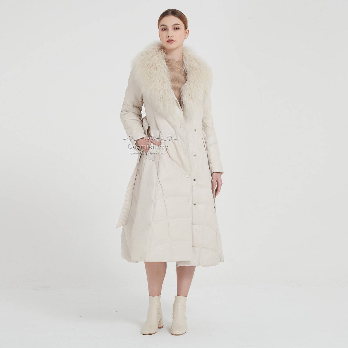 DAYMISFURRY's tweet photo. Latest arrivals goose jackets are crafted from premium quality goose and luxurious lamb fur.#ootd #fur #coat #furcoat #jacket #furjacket #downcoat #downjacket #womenswear #womenfashion #womenstyle #womenoutfit #ladyfashion #ladystyle #ladyoutfit #goose #goosedown #goosejacket https://t.co/EkgCZGVApv