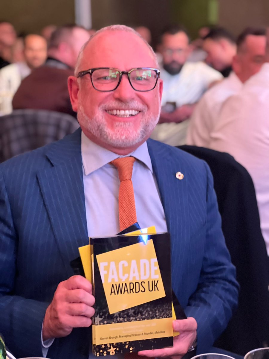 MetallineUK's tweet image. Congratulations Darron for winning “Outstanding contribution of the year” at this years @FacadeAwards UK! 👏 ✨👀 

#RainscreenSystem #RainscreenCladding #AluminiumCladding