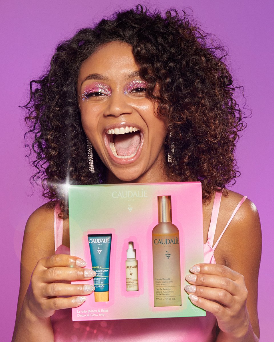 Give the gift of GLOW ✨ Our Detox &amp; Radiance Trio is a gift that everyone will enjoy when it’s time for the end-of-year festivities. bit.ly/3COJlZY