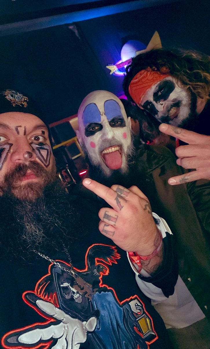 WilEHaze's tweet photo. Hallowicked Shit!! @MikeKohlGang x @WilEHaze x Sean #Hallowicked #Juggalos #Detroit #Harpos https://t.co/NDKV4d6wDU