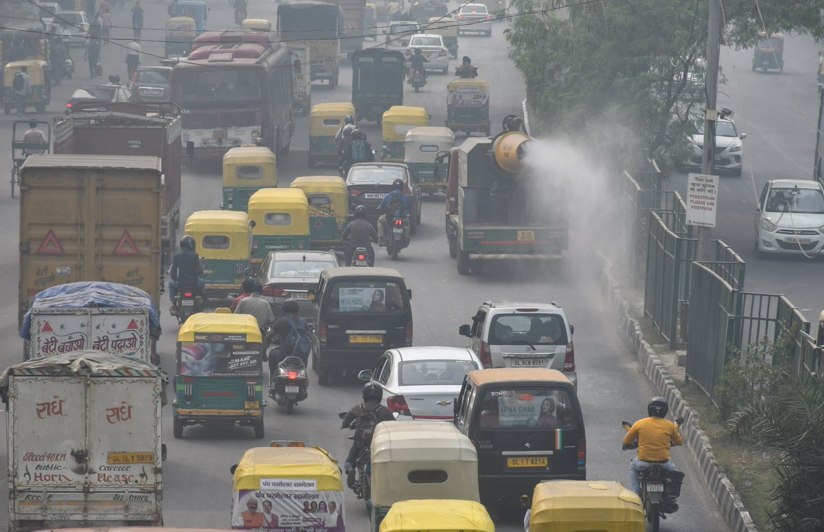 shashiskashyap's tweet photo. To save from Smog ?
New Delhi , 2022
#Smog #AirPollution #AirQuality #Pollution #smoke #pollutedair #NewDelhi #climatechangeisreal #climatechange #smoggun https://t.co/FY1APhsTlO
