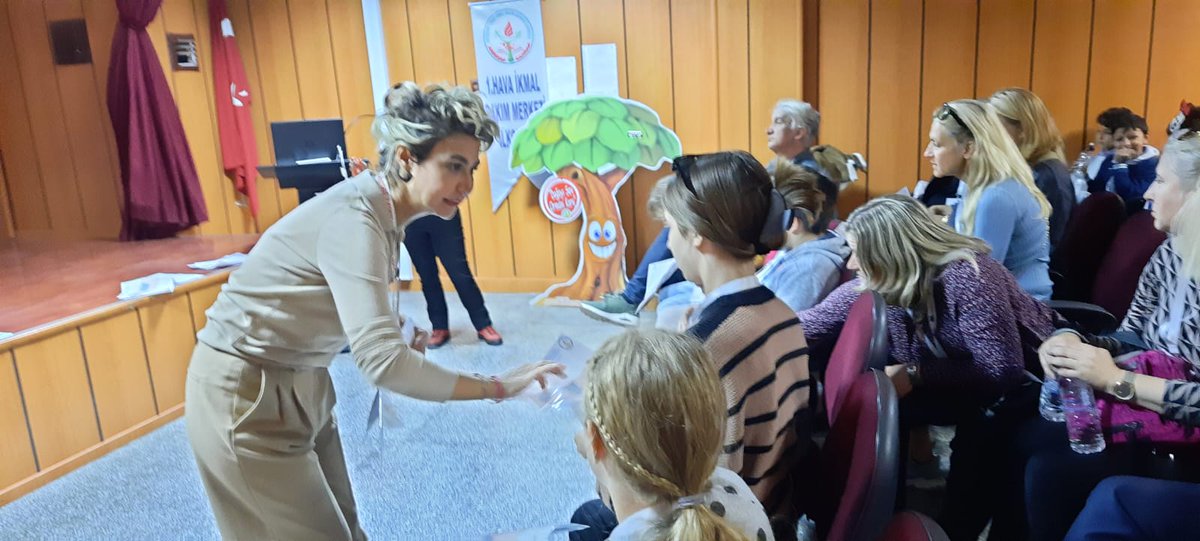 ErasmusWater's tweet photo. @erasmuswaterfriendly projemizin 3. gününde, proje öğrencileri stratejik ortaklarda ve Avrupa'daki büyük su alanlarını yıldız oryantiring çalışması ile gerçekleştirdiler.
@abbaskanligi
@ulusalajans
@EskisehirMem
@odunpazarimem
@1Havaikmal
@erasmuswaterfr1
@SerbiaWater
@TurkeyPlus https://t.co/qS0ZpjbpZ9