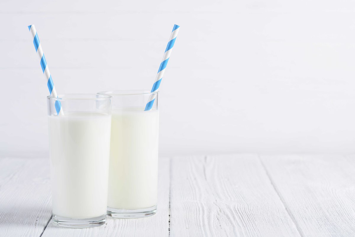 adamideast's tweet photo. Eat something a little too #spicy? 🔥#Milk is better for cooling your mouth than water because of the protein ‘casein’ — it cleanses your taste buds! 🥛 #HackTheHeat #UndeniablyDairy https://t.co/wSAk7mS9Ih