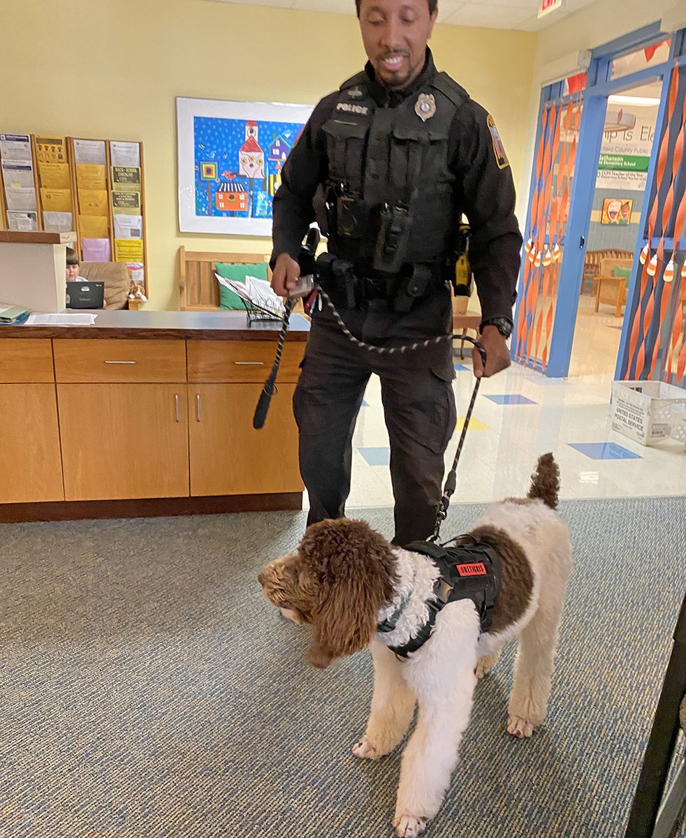 Magic (and his friend Officer Washington) recently visited Bon Air Elementary to say hello. #oneCCPS @BAES_Eagles <a href="/CCPDVa/">Chesterfield Police</a>