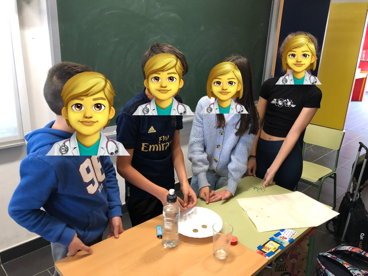 ceipkantica's tweet photo. Experiment time en Science 🧪 en 6º aprendemos haciendo ciencia 👨🏼⚕️🧑🏽⚕️hoy cómo funciona nuestro corazón y la importancia del oxígeno para la vida 💡#madaboutscience @CFPIdiomas @educacyl #Steam #teamwork https://t.co/Hjd7iWhiv4