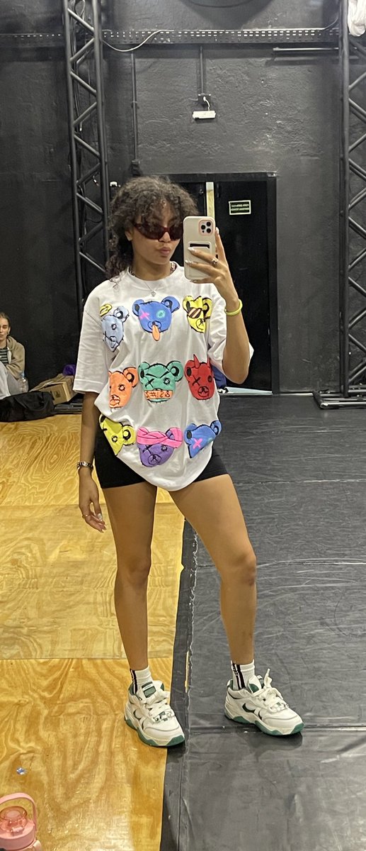 anygabrielly's tweet photo. pro povo do look ensaio do dia toma a foto https://t.co/2ftJqMQxx8